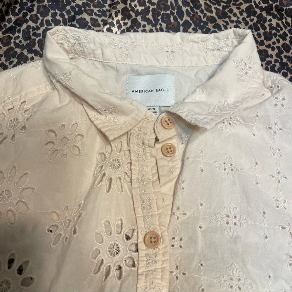 American Eagle Button Down Cream Floral Shirt - Picture 3 of 11